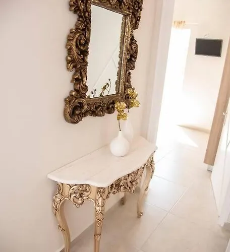 Апартаменты Mariangelas House *